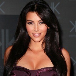 Peran di The Marriage Counselor Jadi Kado Ultah Kim Kardashian