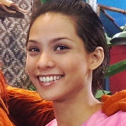 Dikabarkan Siap Menikah, Rachel Maryam Pakai Jilbab