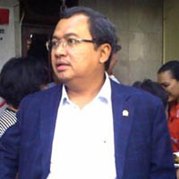 DPR Pilih Ketua KPK yang Tak Dekat dengan Istana & Parpol