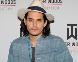 Operasi Tenggorokan, John Mayer Cuti Menyanyi