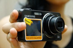 Samsung ST700, Kamera Dual View Berlayar Sentuh