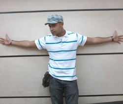 Tak Mau Cerai, Mike Lucock Tunggu Matang untuk Nikah