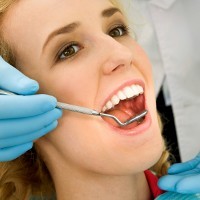 Malas Periksa Gigi Bisa Picu Kelumpuhan