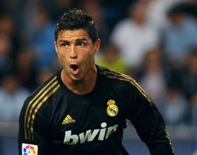 CR7 Incar Gol ke-100
