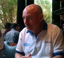 Dompleng Telkomsel, Skype Ekspansi Indonesia