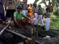 Sumur Bor di Lamongan Keluarkan Gas Mudah Terbakar