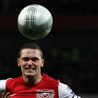 Lawan Chelsea, Arsenal Bisa Mainkan Vermaelen