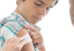 Laki-laki Juga Perlu Vaksin Kanker Leher Rahim