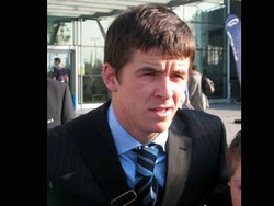 Pemain Sepak Bola Inggris, Joey Barton, Janji Bantu The Smiths untuk Reuni