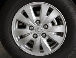 Kijang Innova Lindas Ban Innova