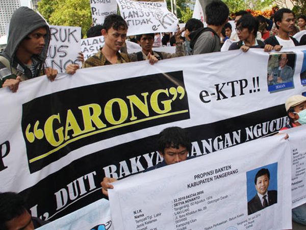 Aksi Usut Dugaan Korupsi Tender e-KTP