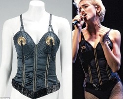 Dilelang, Korset Madonna Terjual Rp 600 Jutaan 