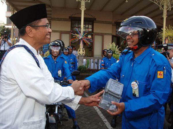 PLN Akan Ganti kWh Meter Tua