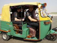Ketika Button Jadi Sopir Bajaj