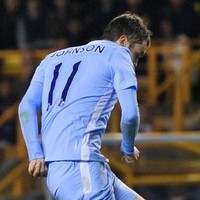 Adam Johnson Dituntut Lebih Baik Lagi