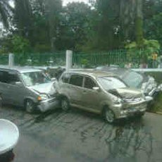 Tabrakan Beruntun Terjadi depan Taman Wiladatika Cibubur
