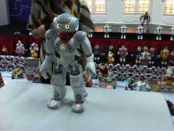 Berbaju Adat, Para Robot Peringati Sumpah Pemuda di Thamrin City