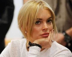 Lindsay Lohan Tolak Tawaran Rp 8,9 M
