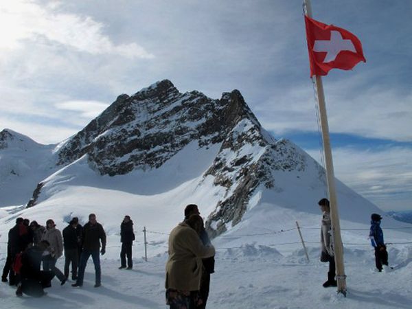 Mendaki Puncak Eropa
