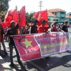 Ratusan Massa PRD Tuntut Pemerintah Sejahterakan Ekonomi Rakyat 