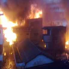 Kebakaran Merembet, Linmas Imbau Warga Kalianyar Keluar Rumah