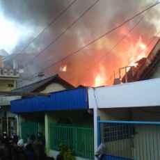 Sebuah Rumah di Kalianyar Terbakar