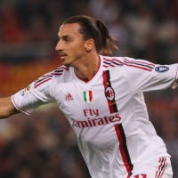 Dua Gol Ibra Antar Milan ke Puncak