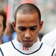 Hamilton Sempat Semangati Massa Sebelum Balapan