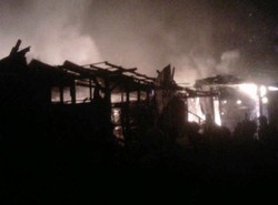 Ratusan Rumah di Kampung Besar, Jatinegara Terbakar