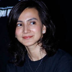 Pengejar Angin, Film Pertama Wanda Hamidah