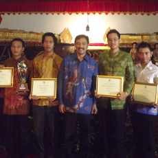 Tiga Pemuda Jatim Sabet Piala Kemenpora