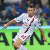 Cassano Dilarikan ke Rumah Sakit