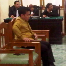 Divonis Bebas, Terdakwa Korupsi di Samarinda Asyik Main BlackBerry