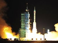 China Luncurkan Shenzhou 8