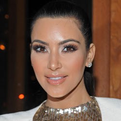 Bercerai, Kim Kardashian Ingin Pertahankan Harta Pribadinya