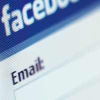 Sebar Foto Topless Mantan, Seorang Pria Dibui