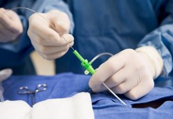 Periksa Kolonoskopi Lebih Akurat Jika Dokter Dengarkan Mozart