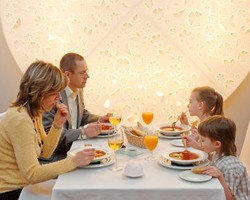 1 dari 5 Ortu Malu Ajak Anak Makan di Restoran