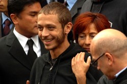 Kecelakaan Simoncelli Bikin Ibunda Rossi Khawatir