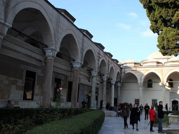 Mengunjungi Museum Topkapi Sarayi Turki