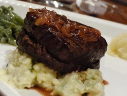 Hidangan Mediterania Gaya Reiki Disajikan di Scusa