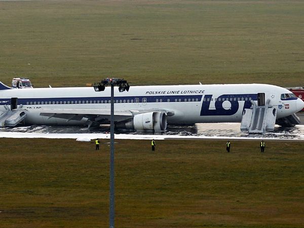 Boeing 767 Mandarat Tanpa Roda