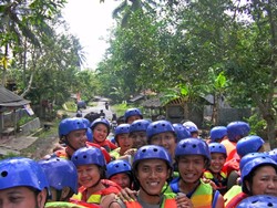 JOURNEY TO GREEN CANYON : SENSASI BODY RAFTING DARI PEMULA
