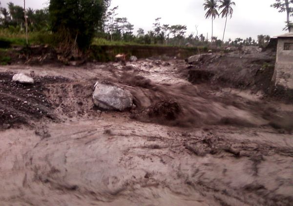 Banjir Lahar Dingin Landa Megelang