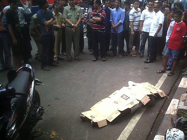 Tabrak Truk Molen, Pemotor Tewas