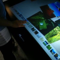 nLighten Multi Touch, Meja Layar Sentuh ala James Bond