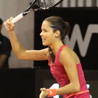 Ivanovic Mulus Atasi Hadangan Pertama