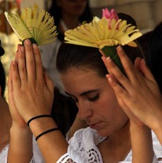 Mengaku Bingung, Anabel Berharap Tuah Sembahyang