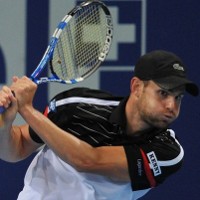 Andy Roddick Melaju ke Babak Kedua