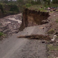 Banjir Lahar Dingin Putus Jalur Evakuasi Merapi di Magelang